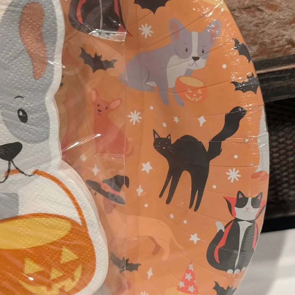Halloween Plates & Napkins Set – 40 Count – Dogs & Cats Print, New in Package